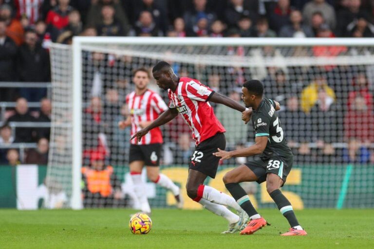 Photo: Southampton fans hype Onuachu with bold message after Wolves defeat