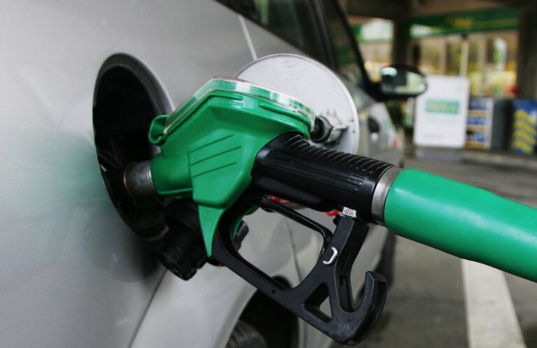Fuel shortage: Niger Republic turns to Nigeria for help as price hits N8,000/litre