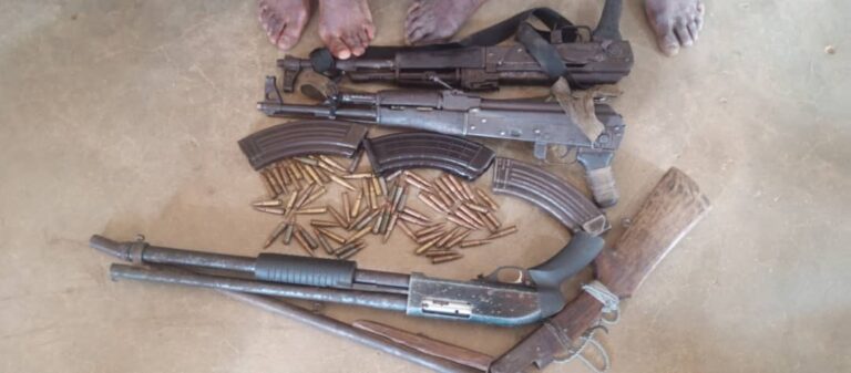 Adamawa police operatives confront suspected kidnappers, arrest two Adamawa police operatives confront suspected kidnappers, arrest two