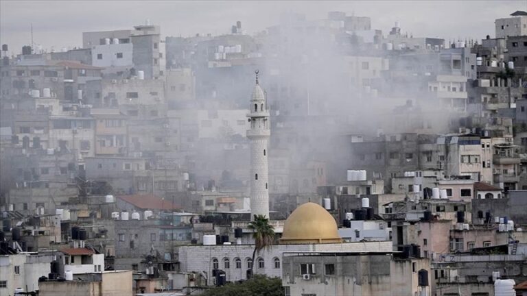 Many Palestinians flee West Bank refugee camps