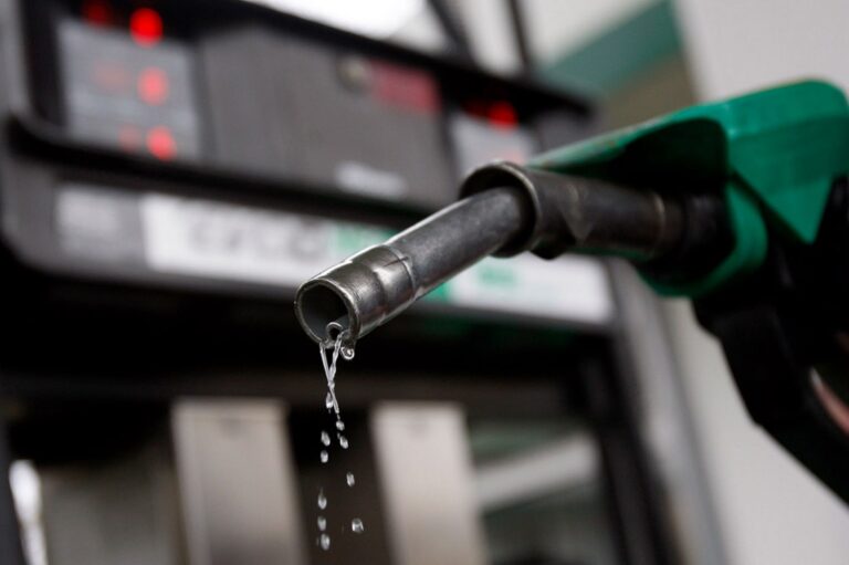 Filling stations shut after Dangote Refinery’s petrol price drop Filling stations shut after Dangote Refinery’s petrol price drop