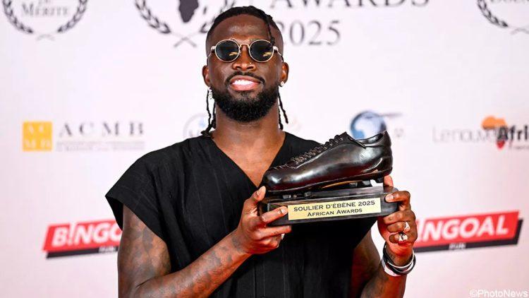 Tolu Arokodare: Genk striker becomes the sixth Nigerian to win Belgium’s Ebony Shoe award Tolu Arokodare: Genk striker becomes the sixth Nigerian to win Belgium’s Ebony Shoe award