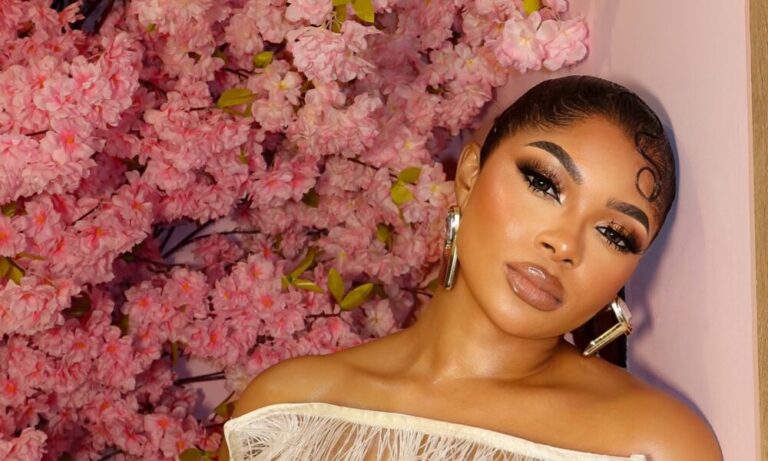 Liquorose is Owning Her ‘Soft Gurl Era’ in This Chic Off-White Look Liquorose is Owning Her ‘Soft Gurl Era’ in This Chic Off-White Look