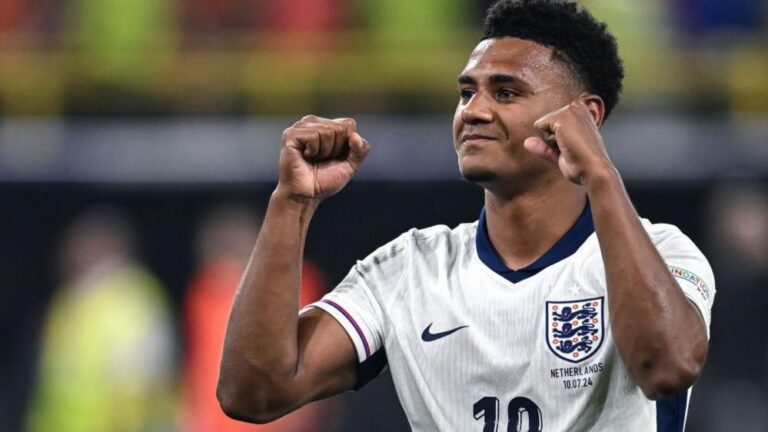 He’s 29 – Rio Ferdinand advises Man Utd on signing Watkins