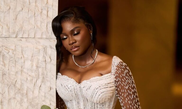 Step Into Your White Wedding in Pure Radiance With This Inspo