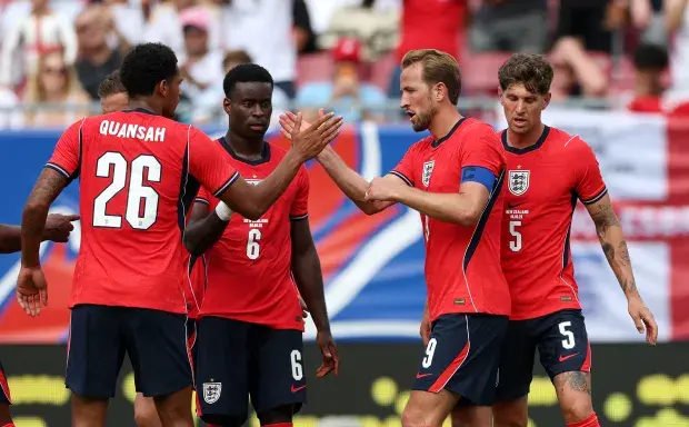 England warm-up match delayed after thunderstorm hits Orlando England warm-up match delayed after thunderstorm hits Orlando
