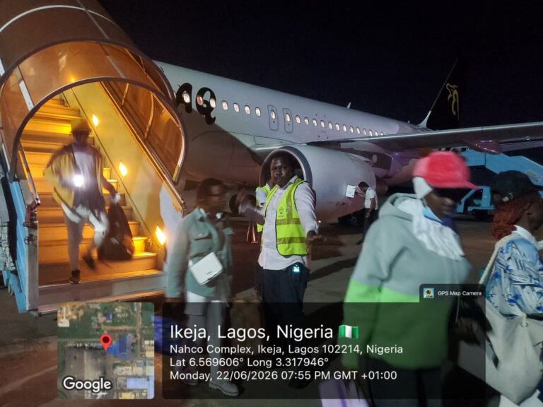 177 Nigerians return from Libya, receive humanitarian assistance