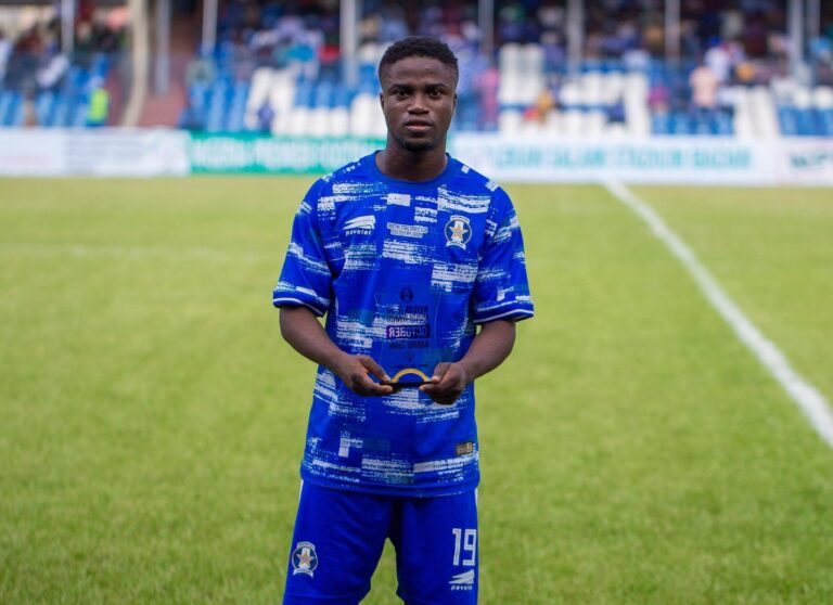 Shooting Stars: NPFL club reports agent to FIFA after declaring midfielder AWOL Shooting Stars: NPFL club reports agent to FIFA after declaring midfielder AWOL