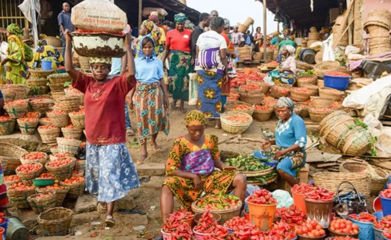 CBN Reports ₦150,000–₦250,000 Earners Feel Inflation Most CBN Reports ₦150,000–₦250,000 Earners Feel Inflation Most