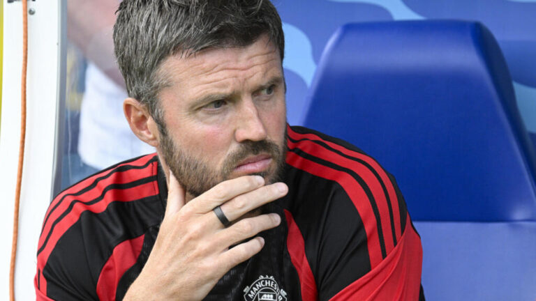 Carrick urges Man United board to push for more signings to boost title bid Carrick urges Man United board to push for more signings to boost title bid