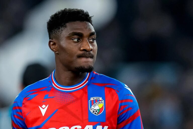 ‘Durosinmi will leave KRC Genk’ – Super Eagles star’s fast start draws exit warning ‘Durosinmi will leave KRC Genk’ – Super Eagles star’s fast start draws exit warning