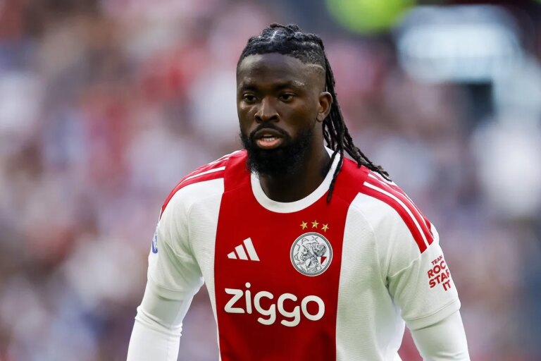 Super Eagles news: Ex-Ajax star makes Arokodare-Lukaku comparison — “A different type” Super Eagles news: Ex-Ajax star makes Arokodare-Lukaku comparison — “A different type”